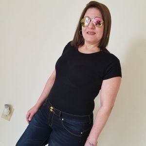 Meet your Posher, Amarilis